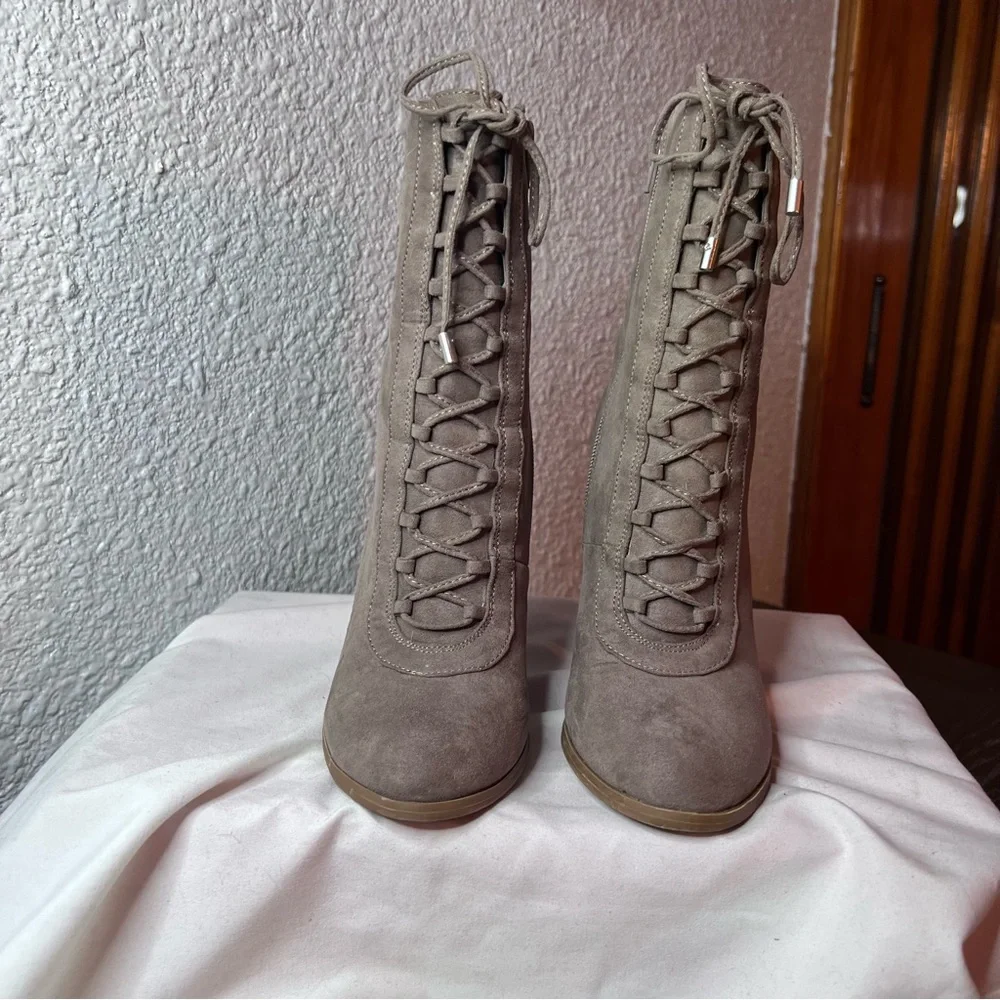 Carlos Santana faux suede boots - Picture 1 of 6